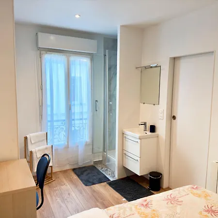 Superb And Elegant In Paris' Heart Homestay Paris